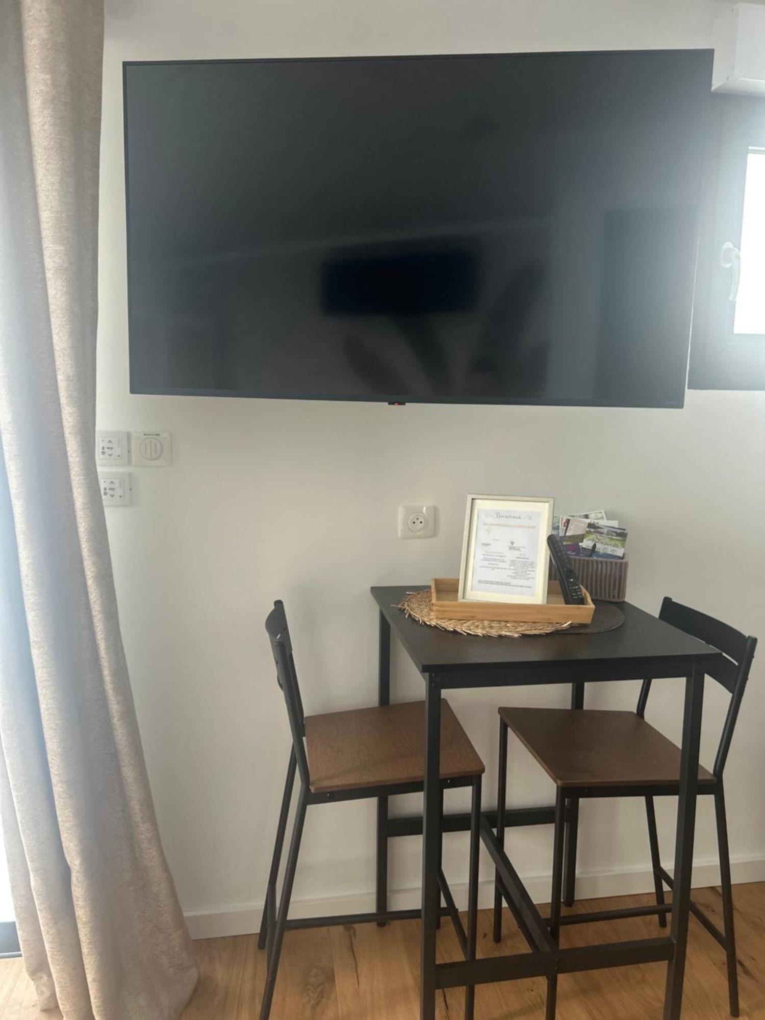 Studio Prestige Avec Terrasse Le Chene Dore Au Coeur Du Centre Touristique Cite Des Loisirs 200 M Du Galaxie,Face Au Snowworld Parking Gratuit Privatif Amnéville Zewnętrze zdjęcie